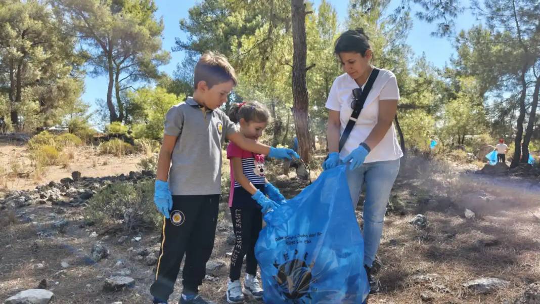 Kepez’de Orman Çöplerden Arındı! 3